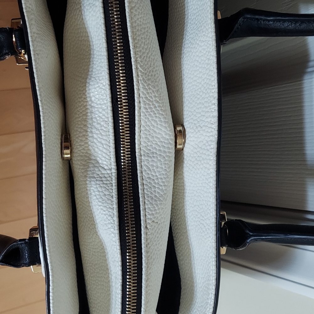 Charming Charlie Handbag - Picture 2 of 6